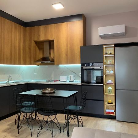 Lovely 1-Bedroom Condo In Tirana Wifi-Netflix-Ac Εξωτερικό φωτογραφία