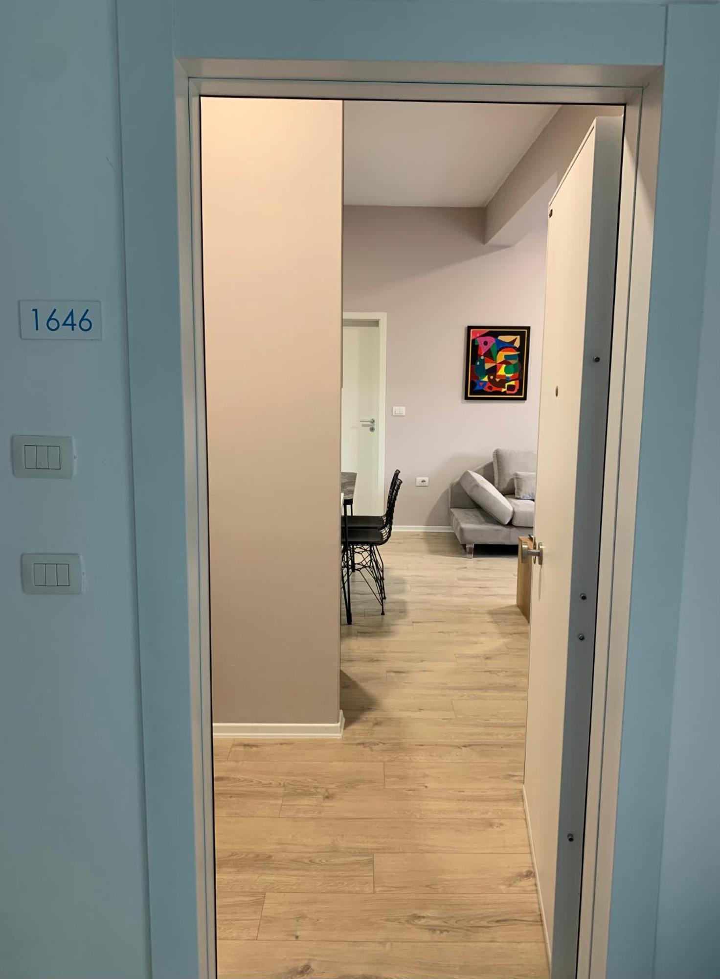 Lovely 1-Bedroom Condo In Tirana Wifi-Netflix-Ac Εξωτερικό φωτογραφία